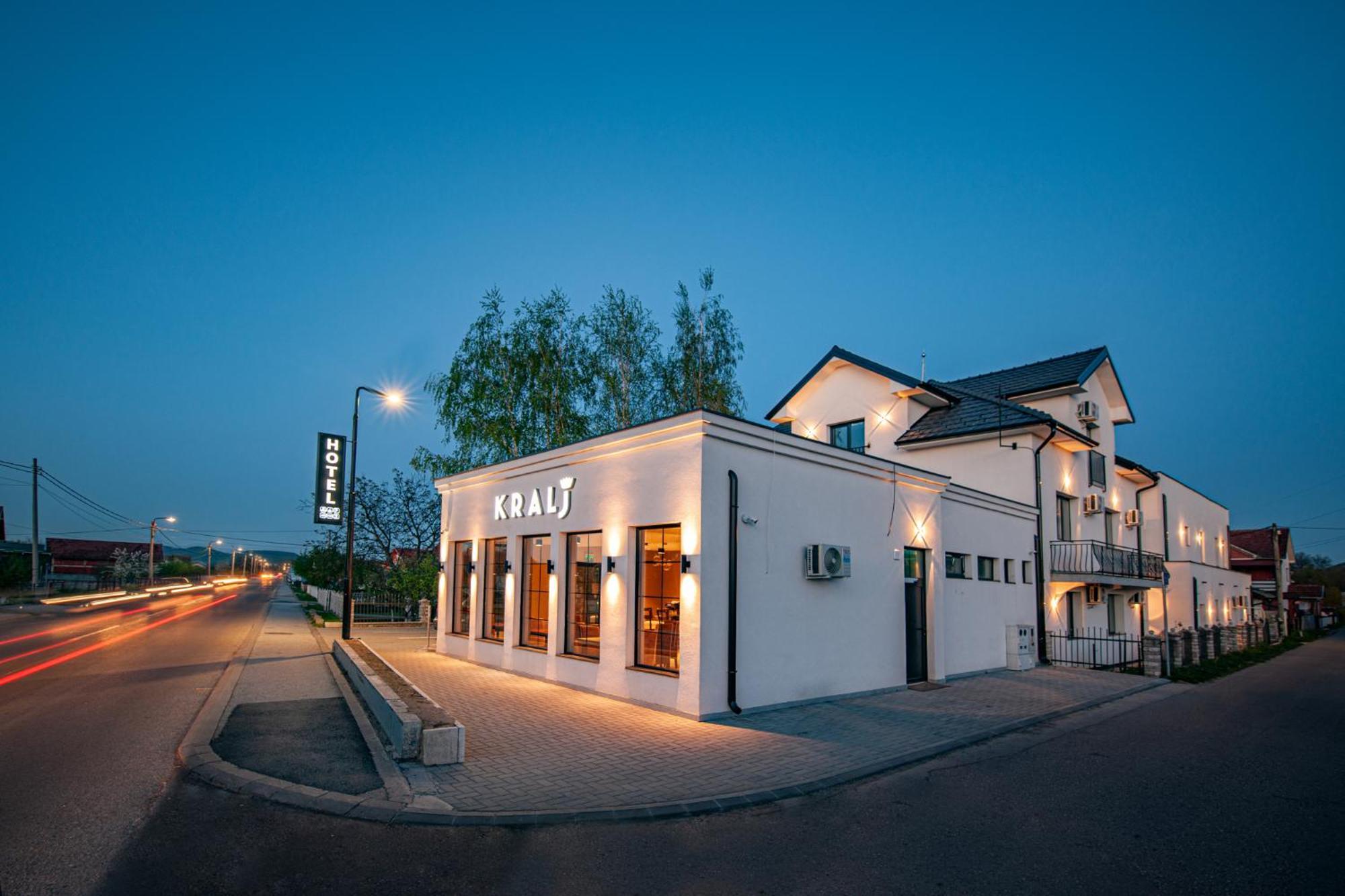 Hotel Kralj 크랄레보 외부 사진
