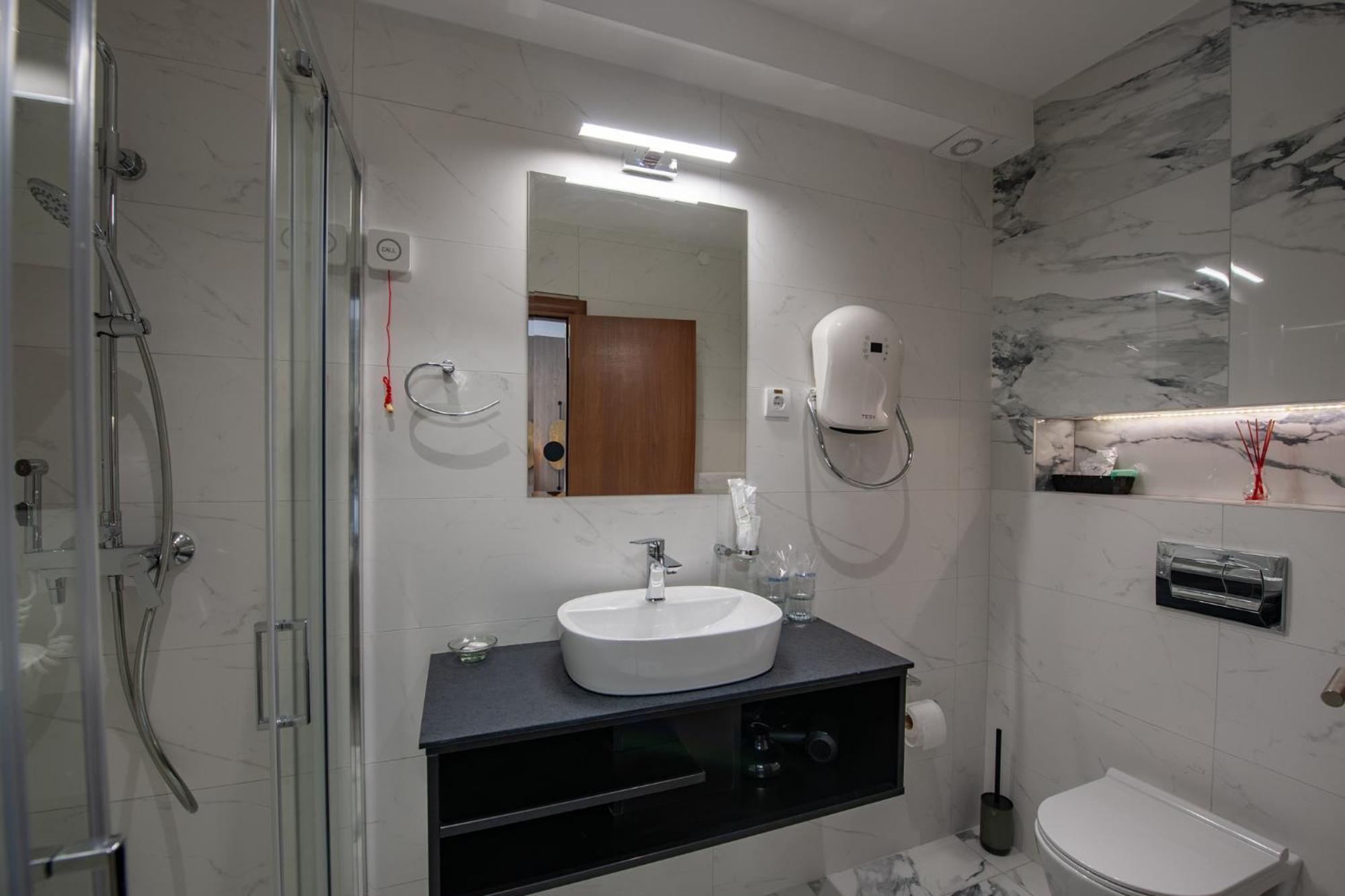 Hotel Kralj 크랄레보 객실 사진